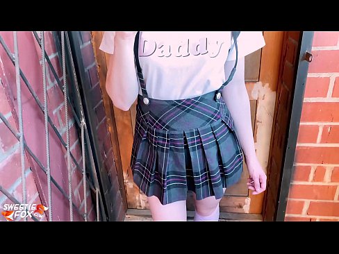 ❤️ ʻO ke kaikamahine kula e ʻū hohonu i kāna dick a hoʻopaʻa ʻia ma mua o nā papa. ❤ Anal video ia makou ❌❤