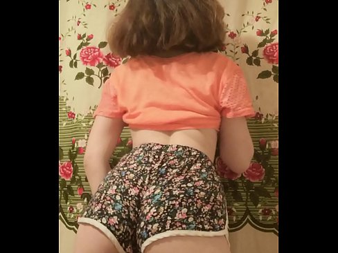 ❤️ ʻO ka pēpē ʻōpio uʻi e wehe ana i kona mau pōkole ma ka pahupaʻikiʻi ❤ Anal video ia makou ❌❤